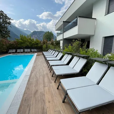 Hotel apartamentowy Riva Lake Lodge